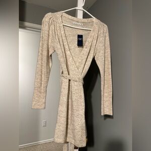 Abercrombie & Fitch puff sleeve wrap dress